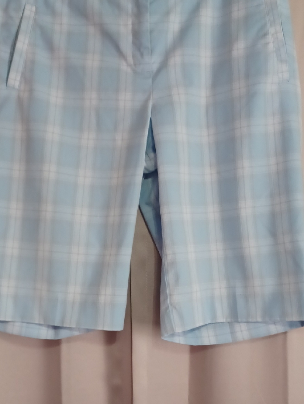 Izod Cool FX Blue White Plaid Golf Bermuda Shorts High Rise Pockets Lightweight - Picture 6 of 14